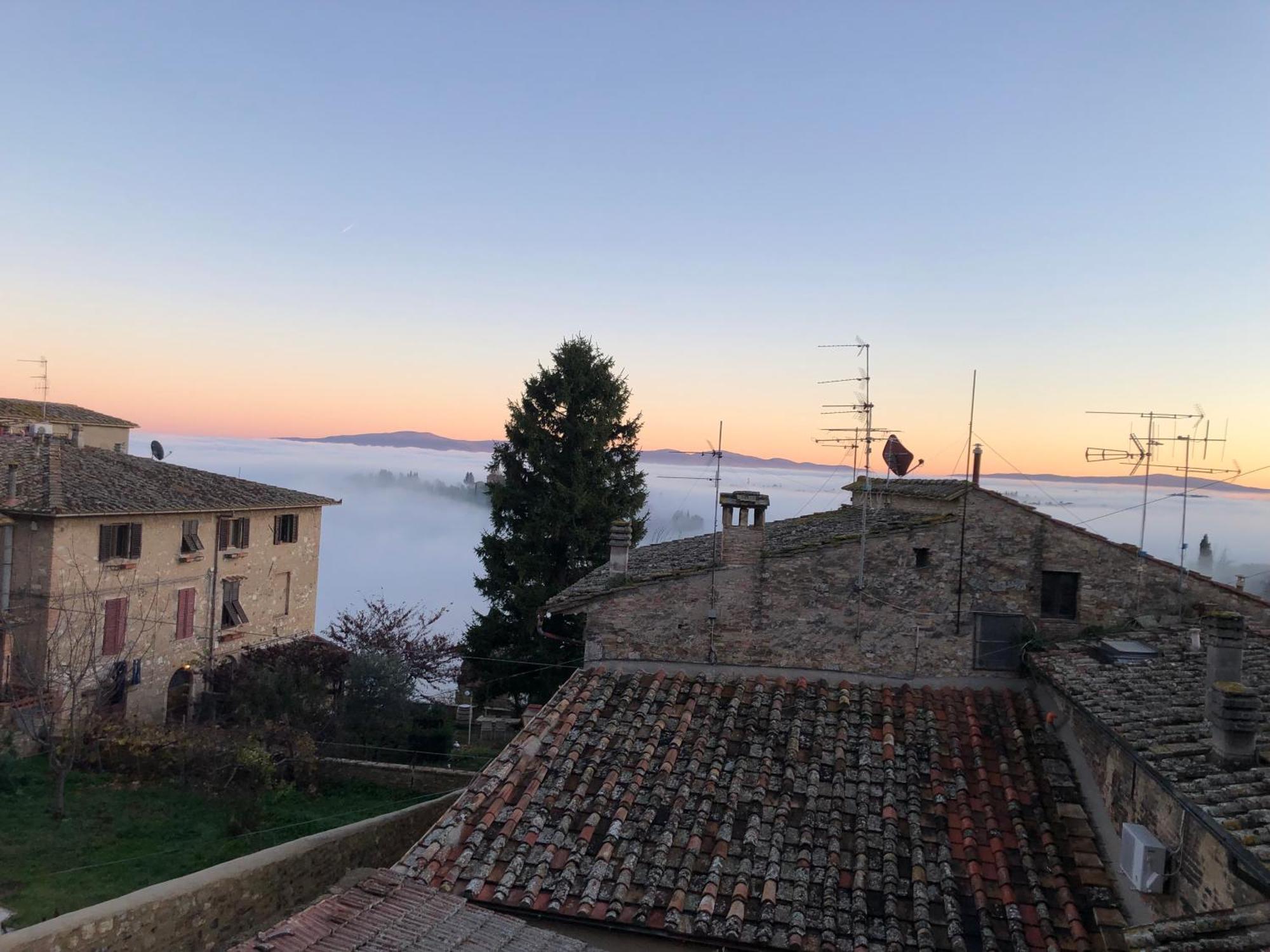 Casa Nel Centro Storico Apartment San Gimignano Bagian luar foto